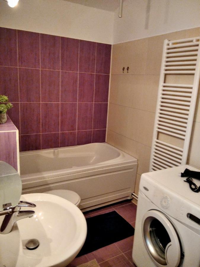 Lovely Central Apartment Braşov Buitenkant foto