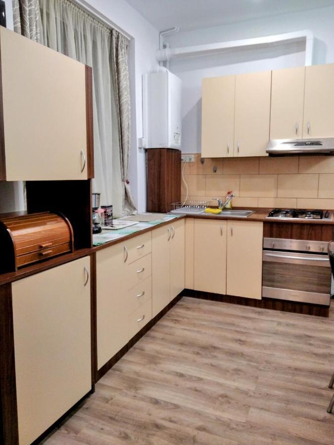 Lovely Central Apartment Braşov Buitenkant foto