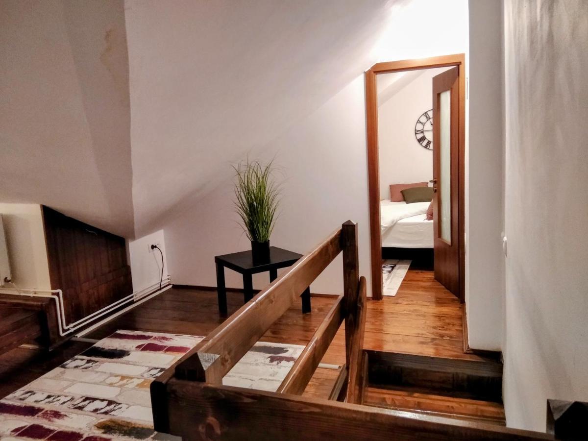 Lovely Central Apartment Braşov Buitenkant foto