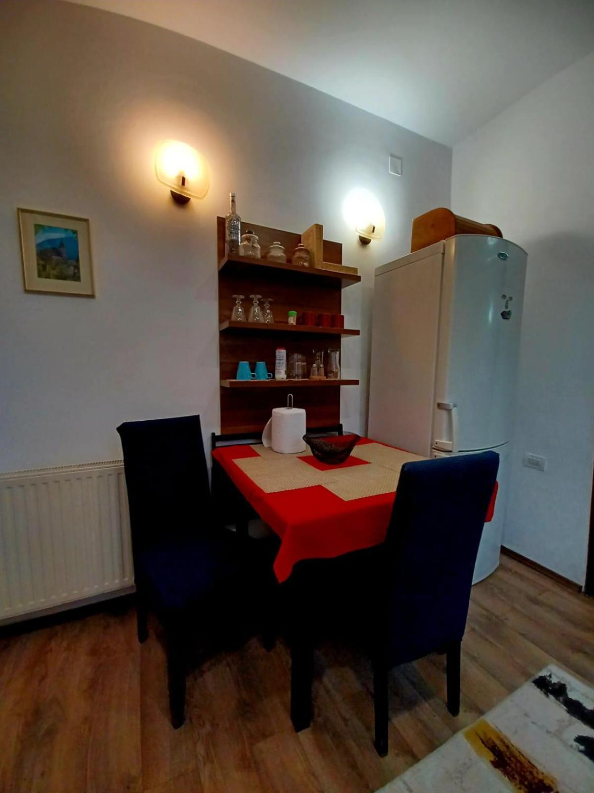 Lovely Central Apartment Braşov Buitenkant foto