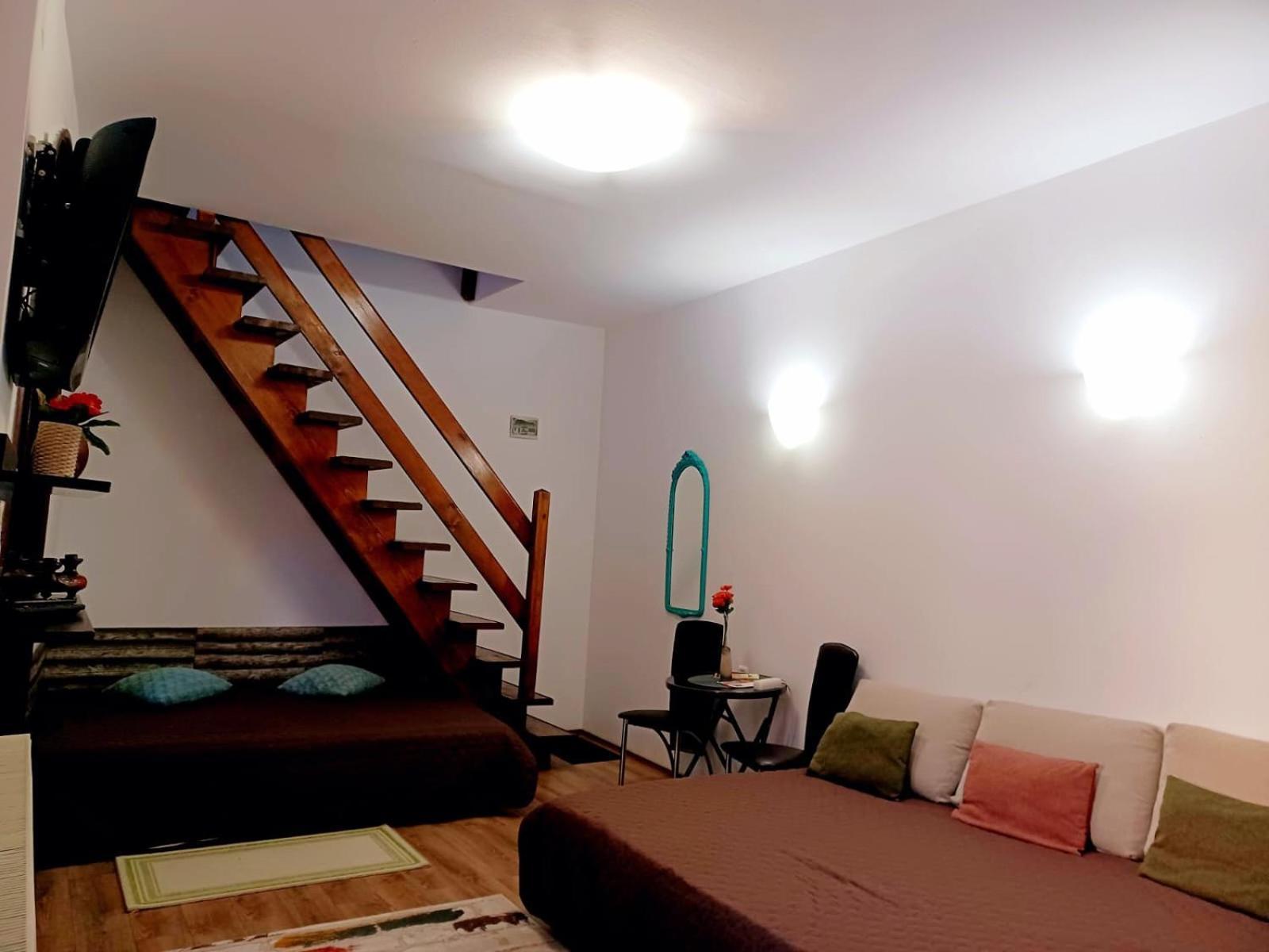 Lovely Central Apartment Braşov Buitenkant foto