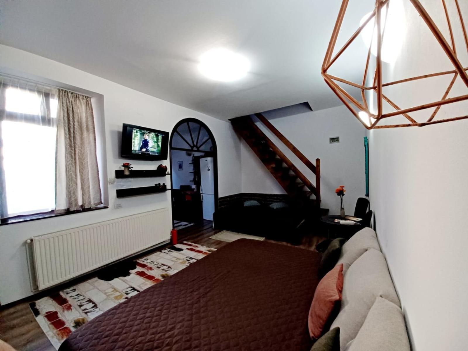Lovely Central Apartment Braşov Buitenkant foto