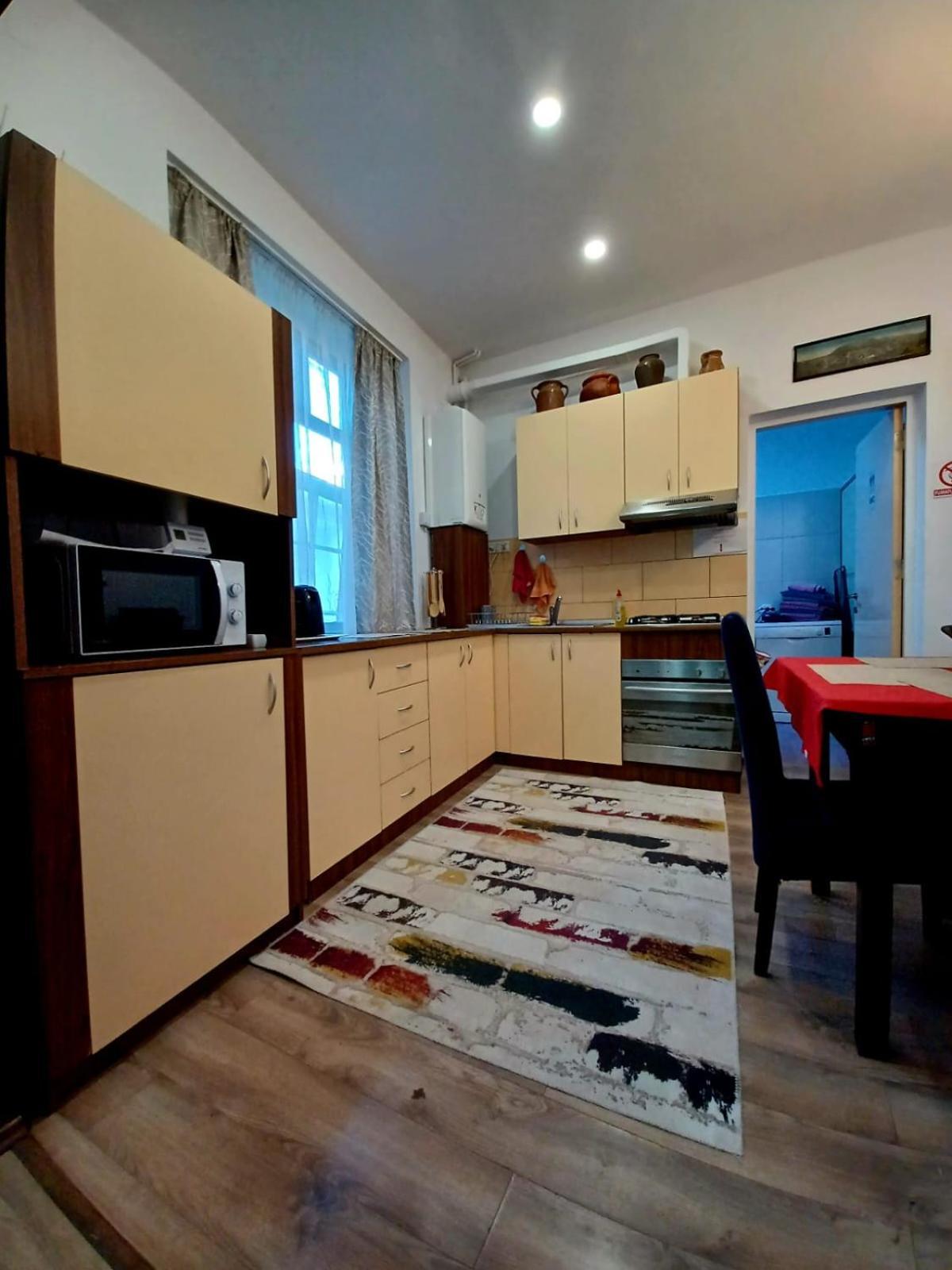 Lovely Central Apartment Braşov Buitenkant foto